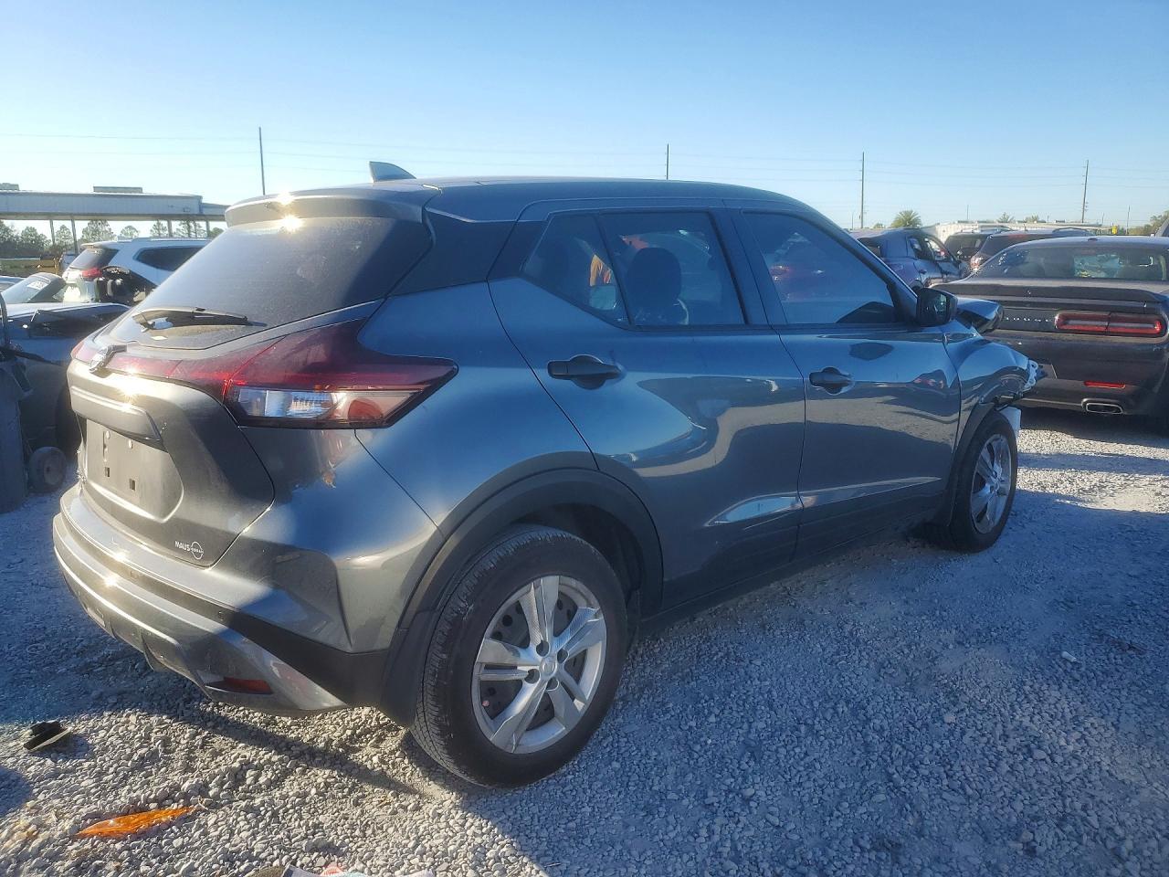 2025 Nissan Kicks Play S - Фото 3