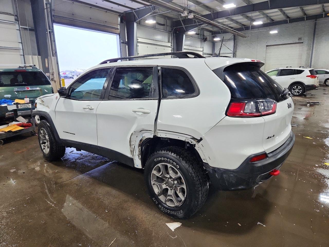 2022 Jeep Cherokee Trailhawk - Фото 2