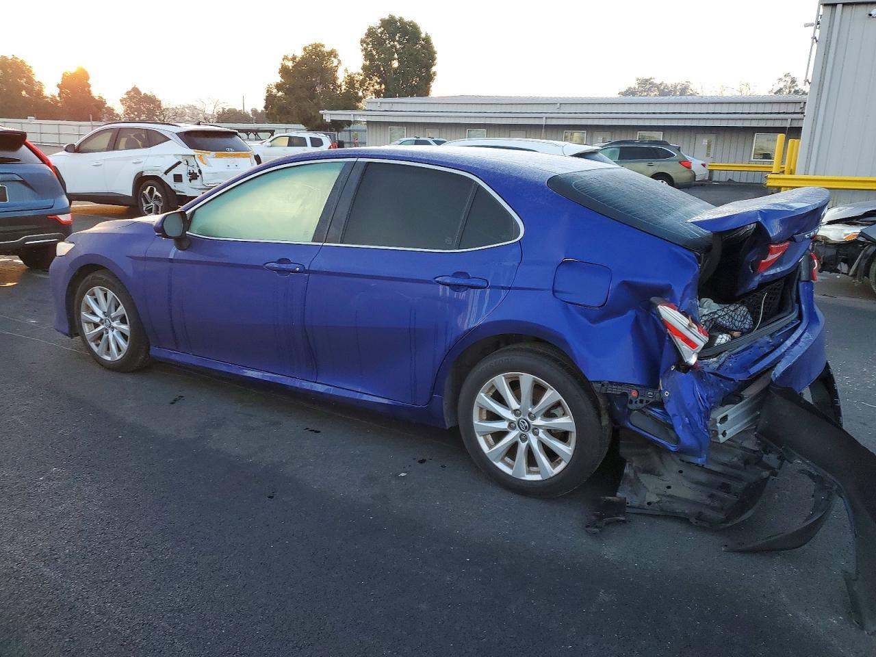 2018 Toyota Camry L - Фото 2