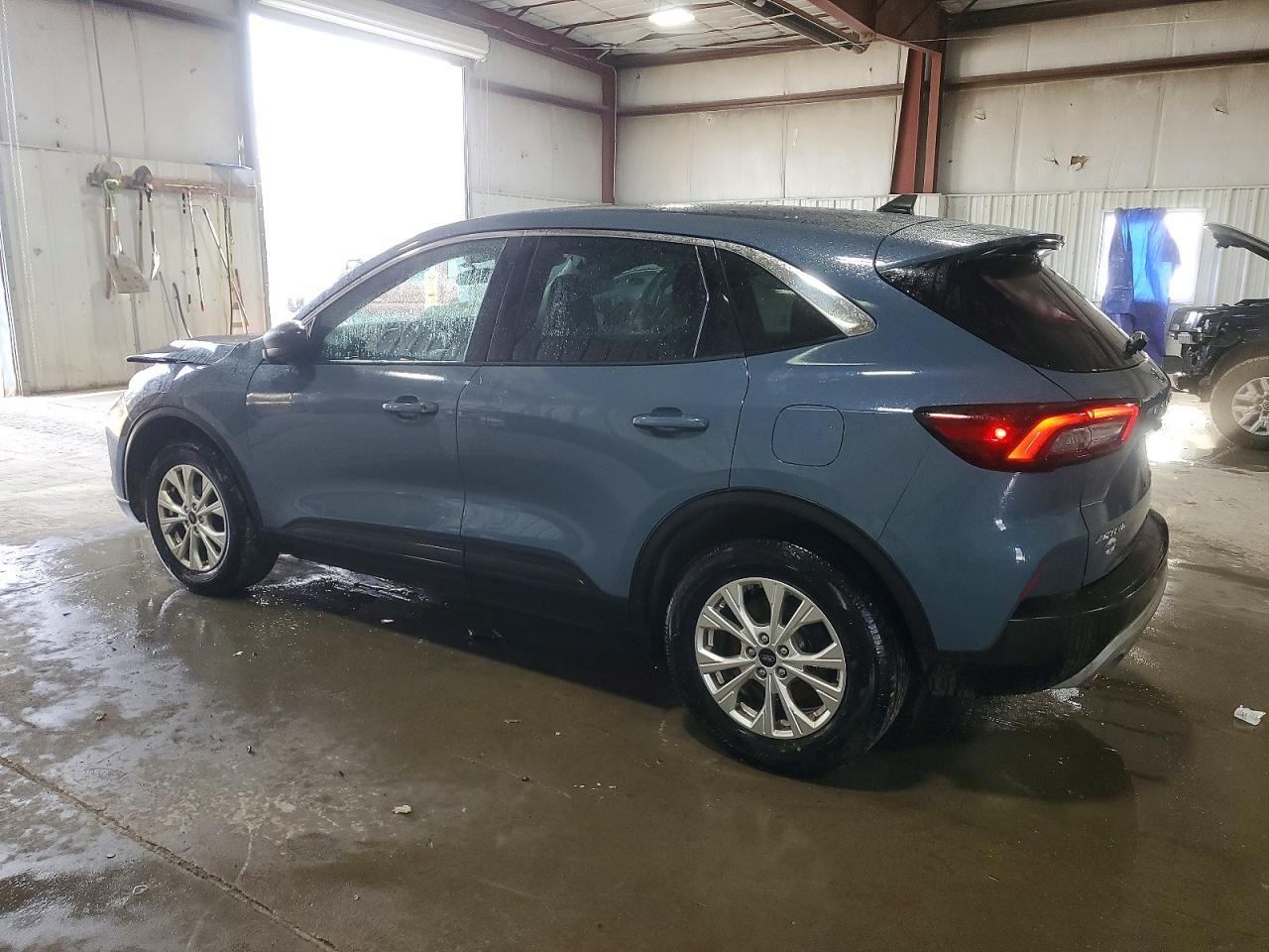 2023 Ford Escape Active - Image 2