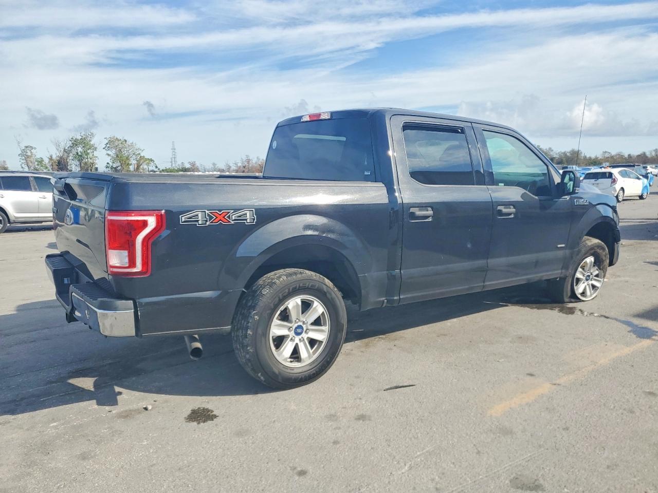 2015 Ford F150 Supercrew - Фото 3