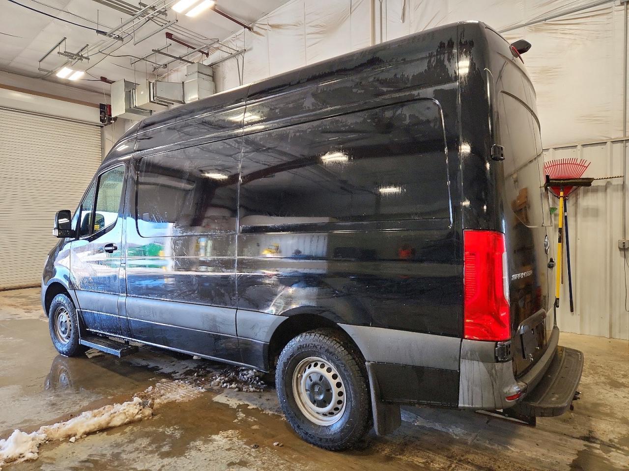 2020 Mercedes Benz Sprinter 2500 Delivery Van - Фото 2