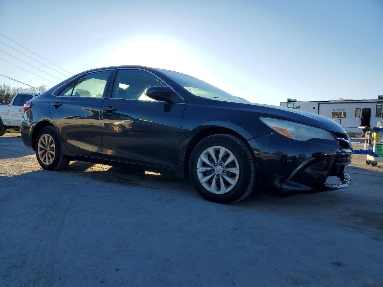 2015 Toyota Camry Le - Image 4