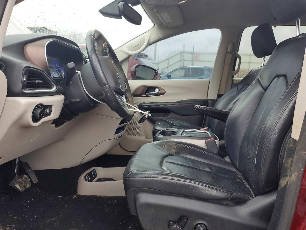2017 Chrysler Pacifica Touring L Plus - Image 7