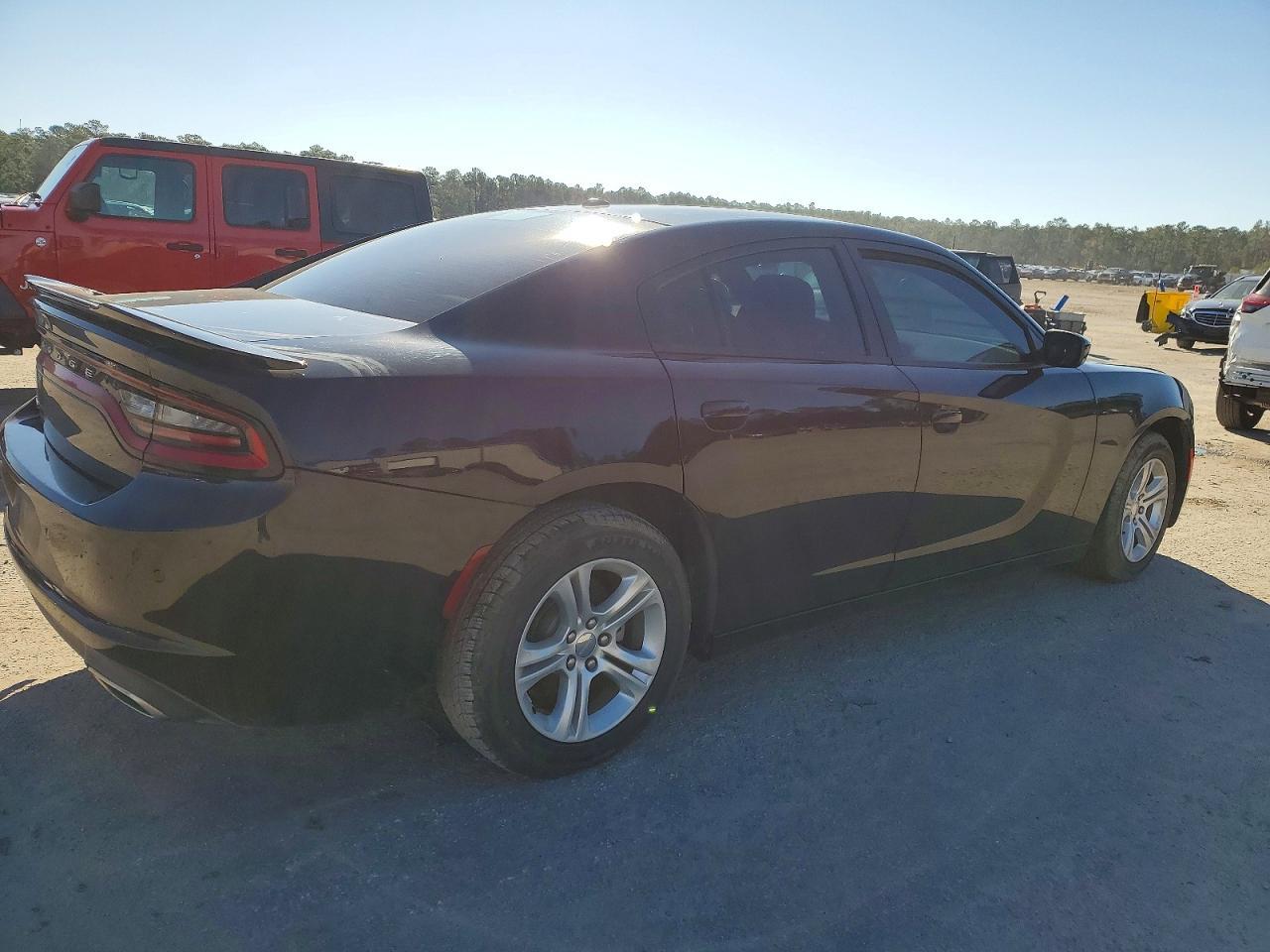 2021 Dodge Charger Sxt - Фото 3