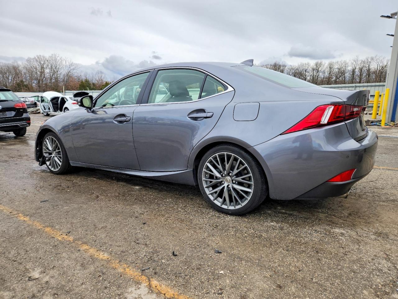 2016 Lexus Is 300 - Image 2