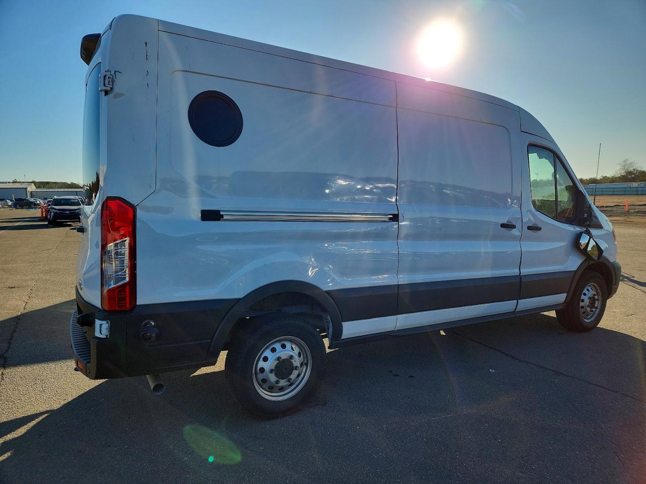 2025 Ford Transit T-250 Delivery Van - Фото 3