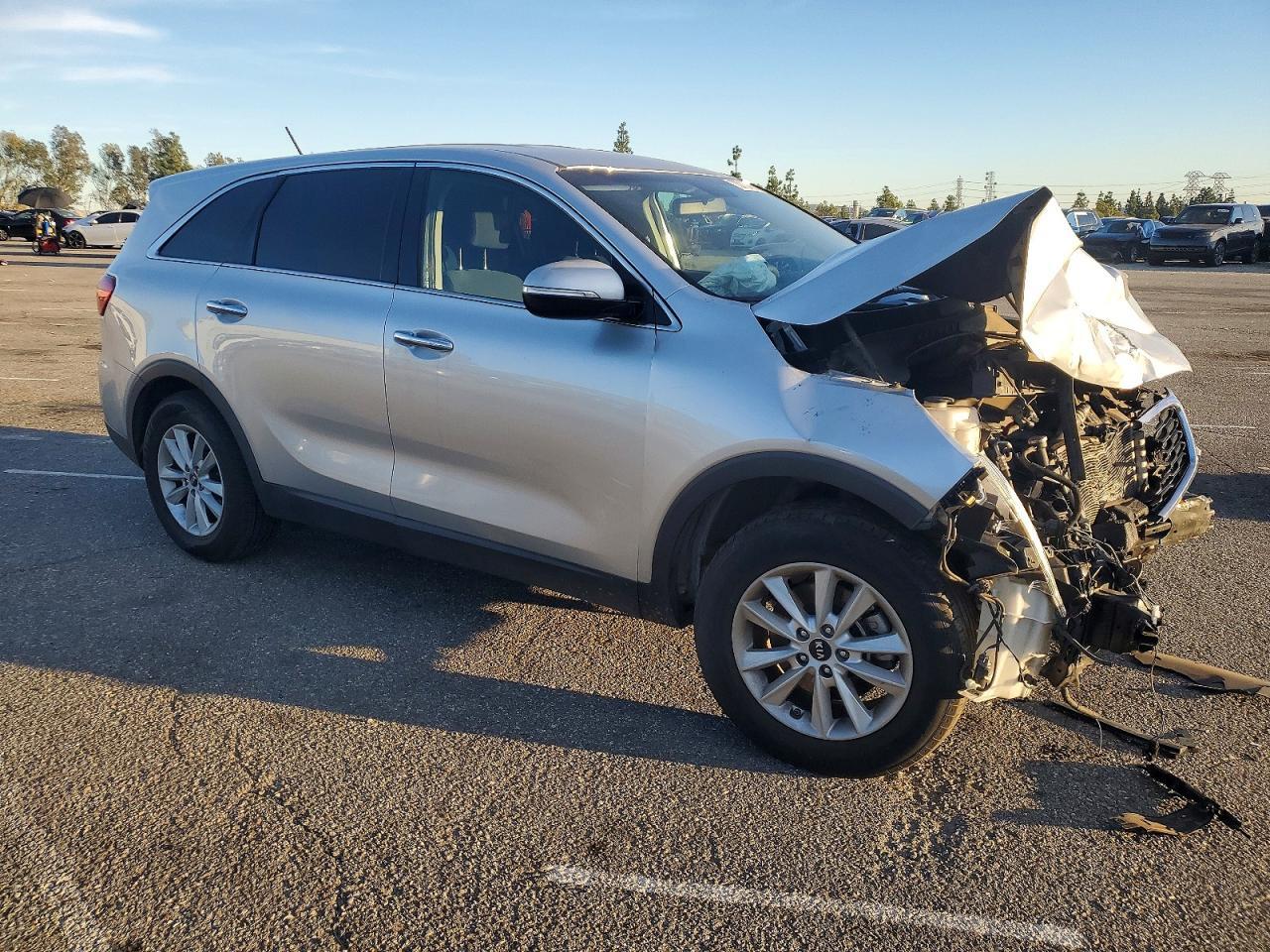 2019 Kia Sorento L - Image 4
