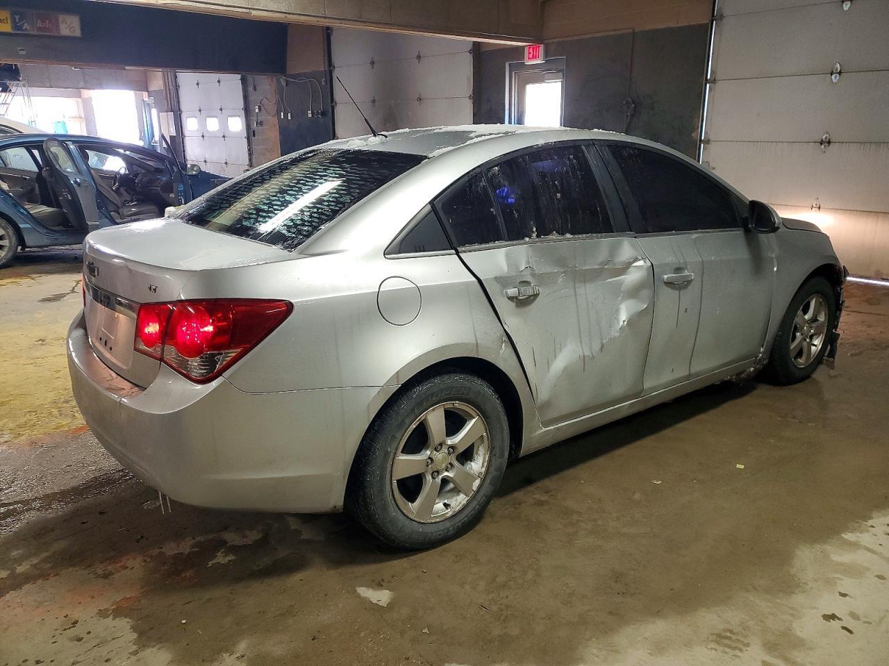 2011 Chevrolet Cruze Lt - Image 3