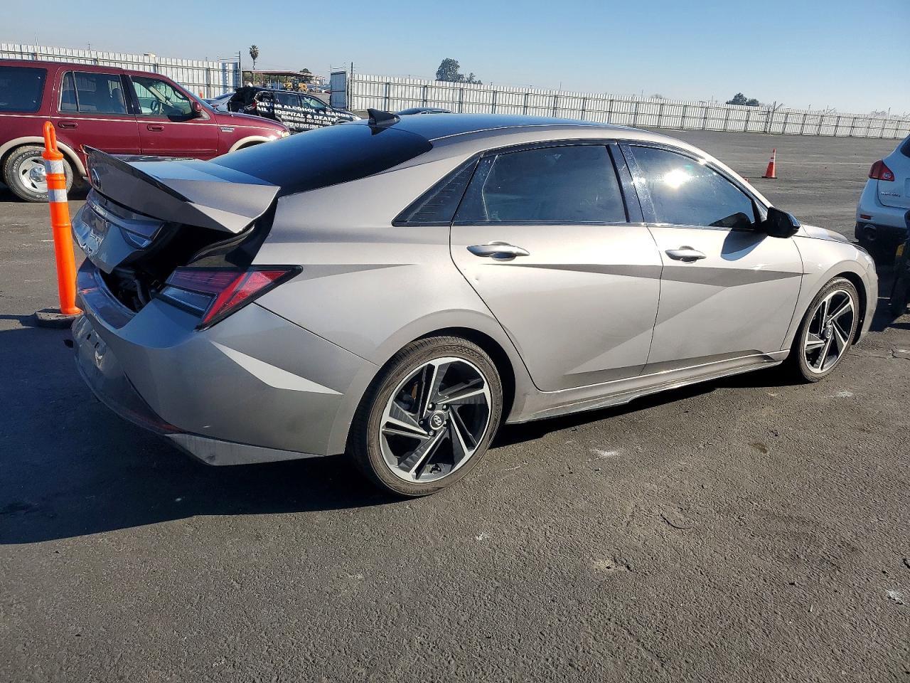2021 Hyundai Elantra N Line - Фото 3