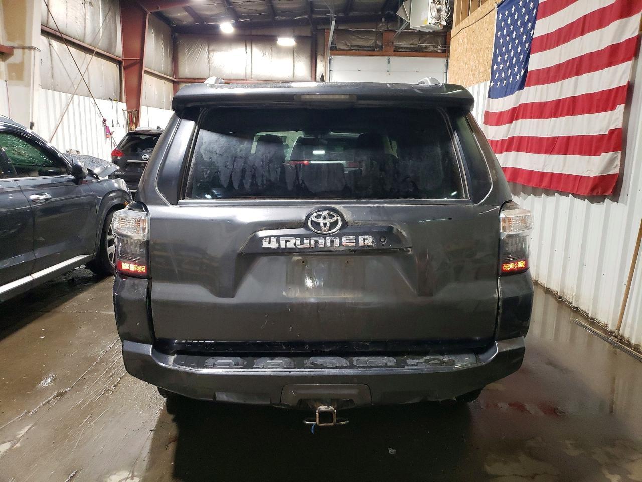 2014 Toyota 4Runner Sr5 - Image 6