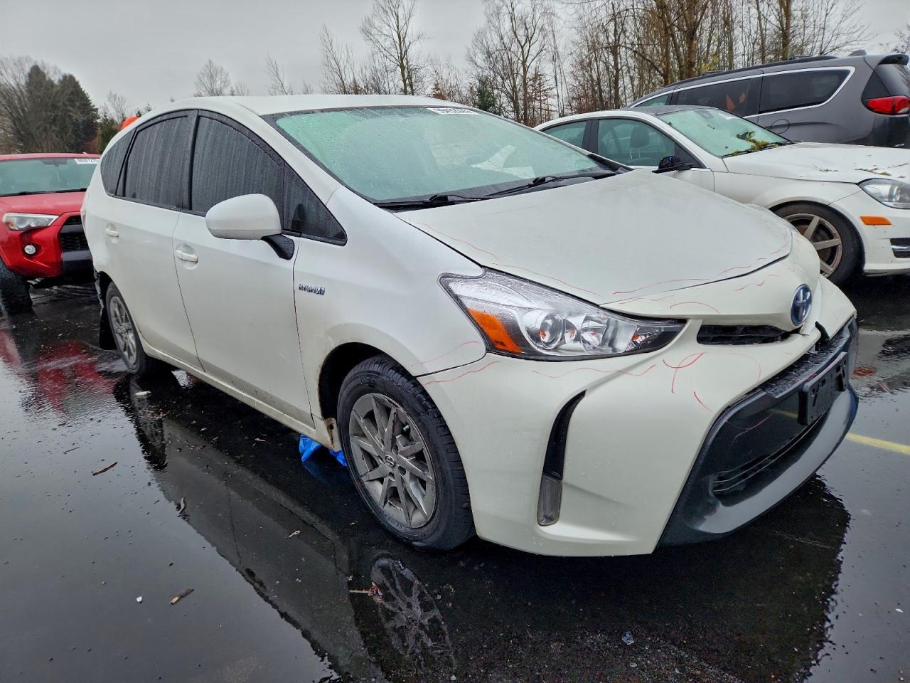 2015 Toyota Prius V - Image 4