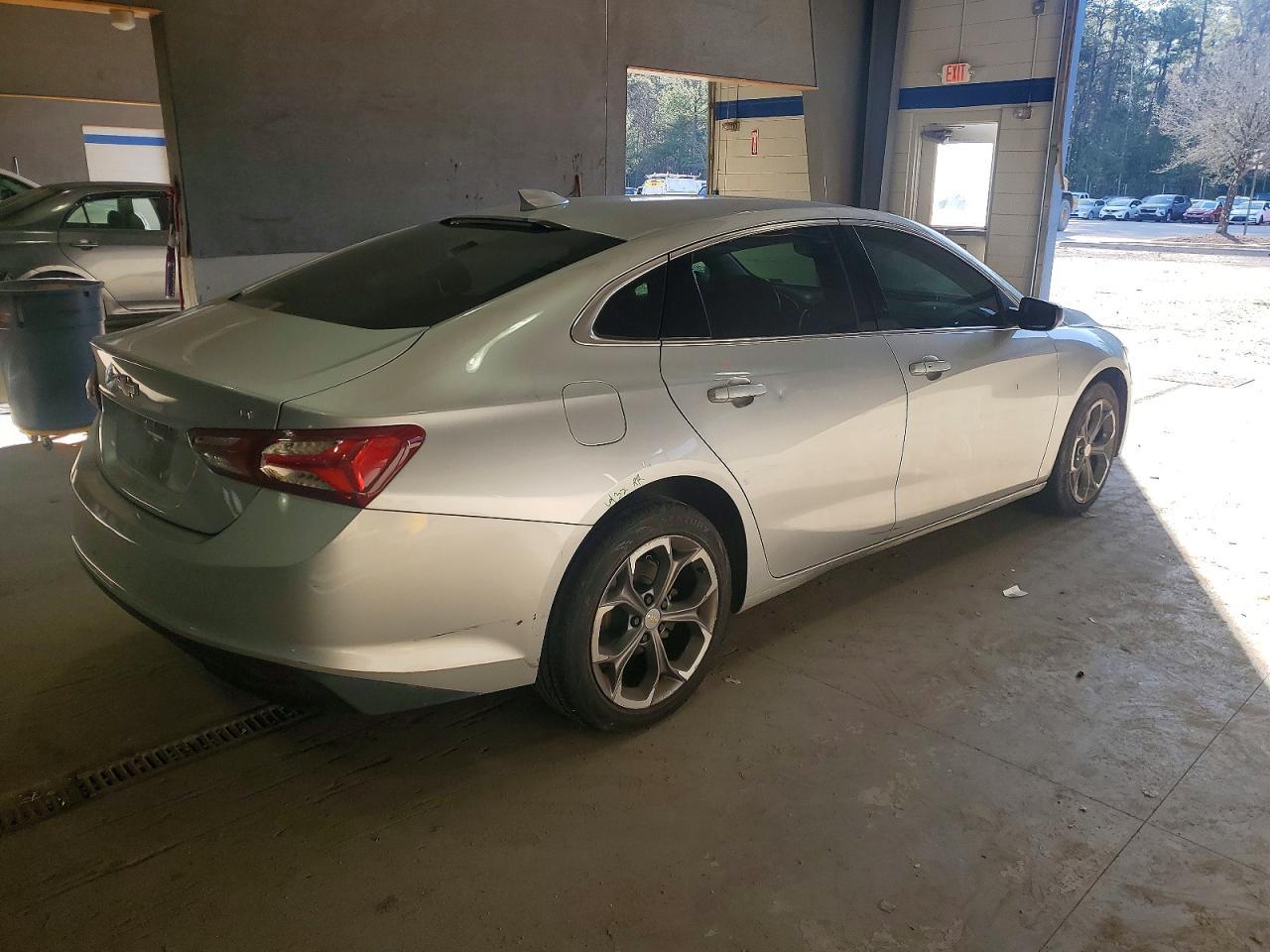2021 Chevrolet Malibu Lt - Фото 3