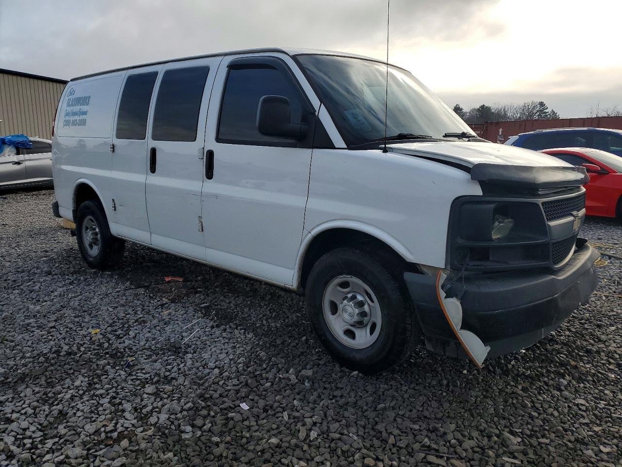2017 Chevrolet Express G2500 Utility / Service Van - Фото 4