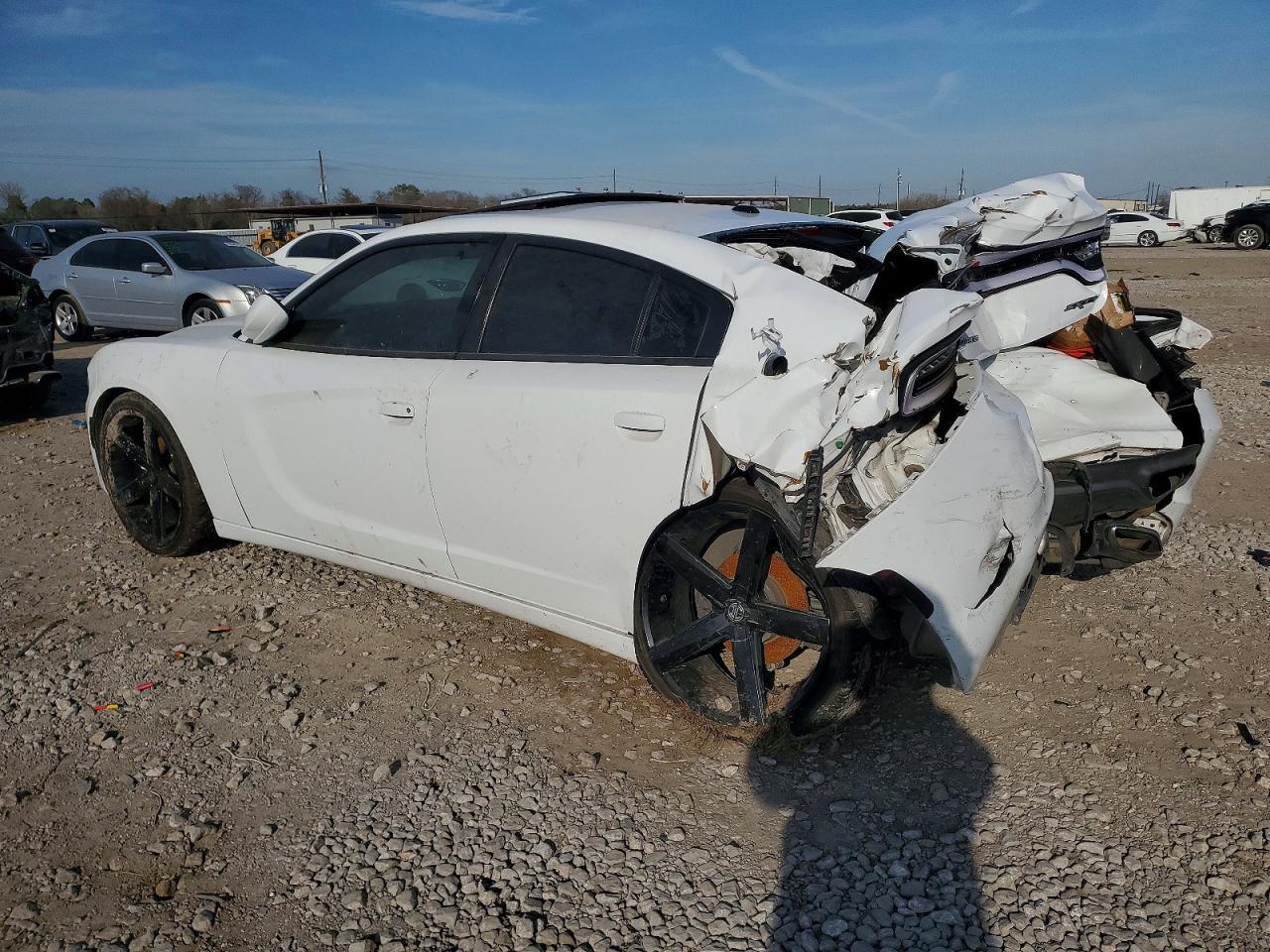 2019 Dodge Charger Sxt - Image 2