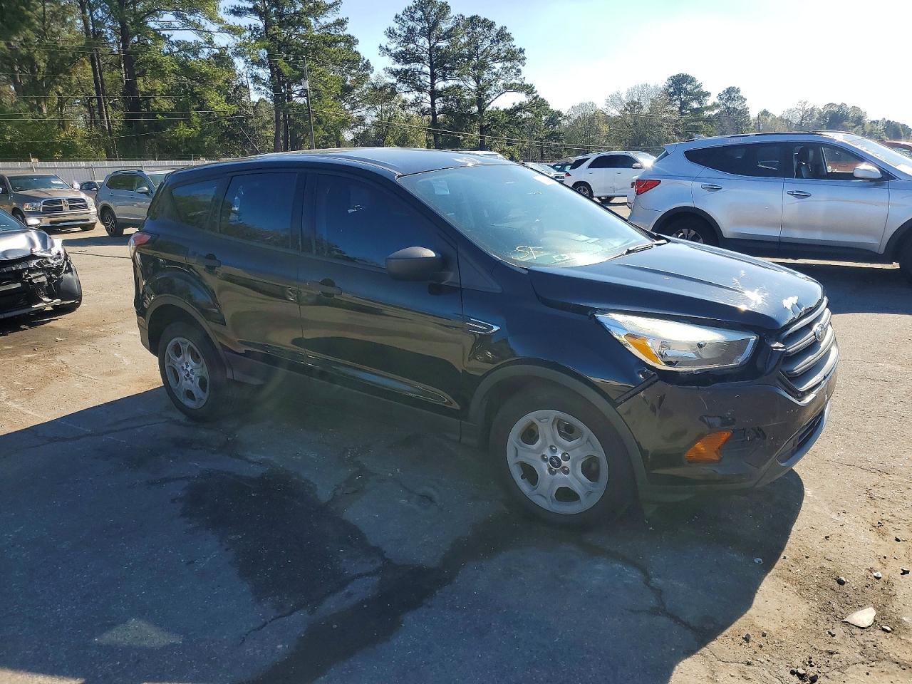 2017 Ford Escape S - Фото 4