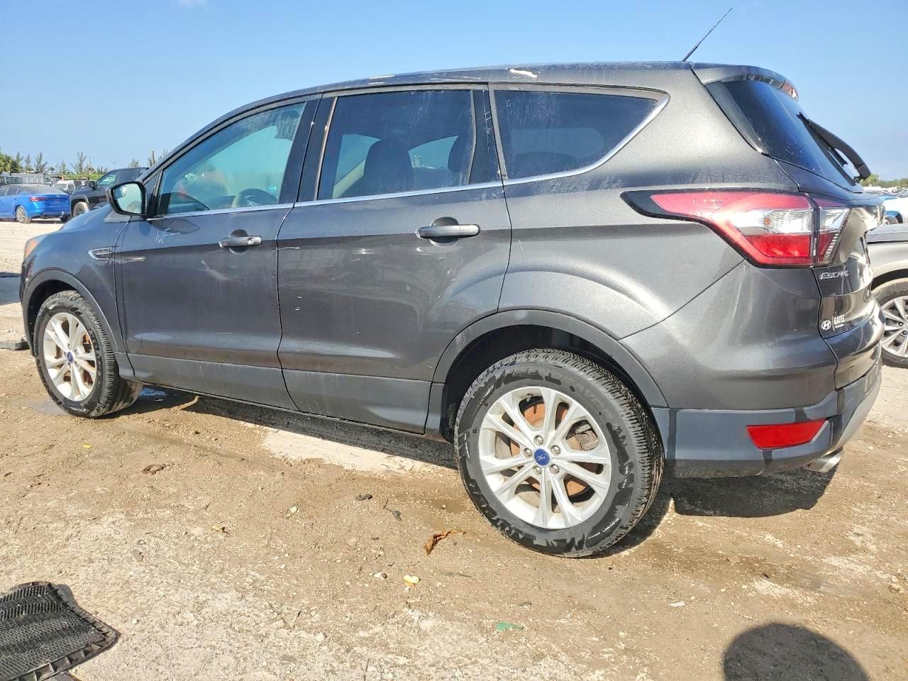 2017 Ford Escape Se - Image 2