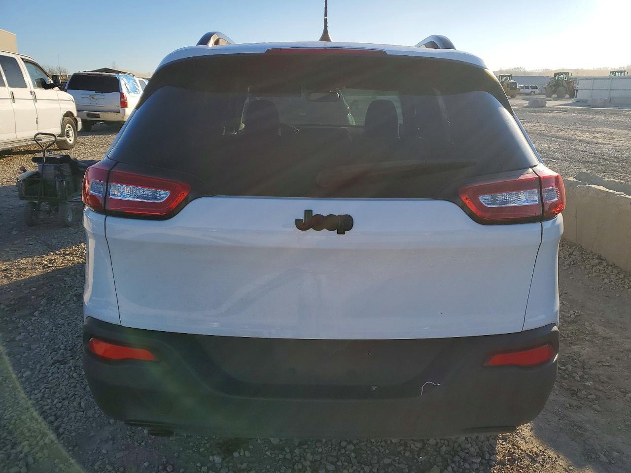 2017 Jeep Cherokee Sport - Фото 6