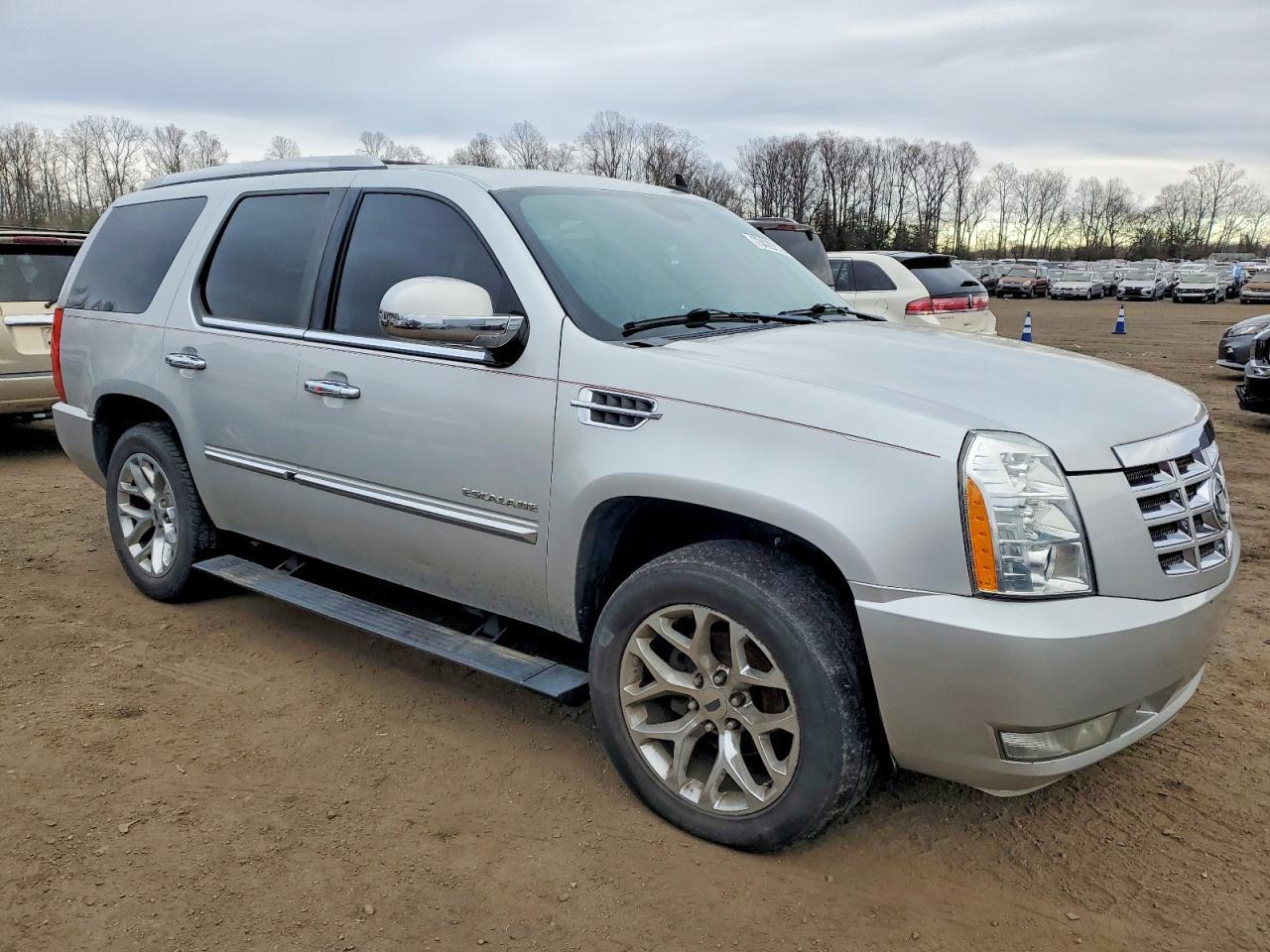 2011 Cadillac Escalade Premium - Фото 4