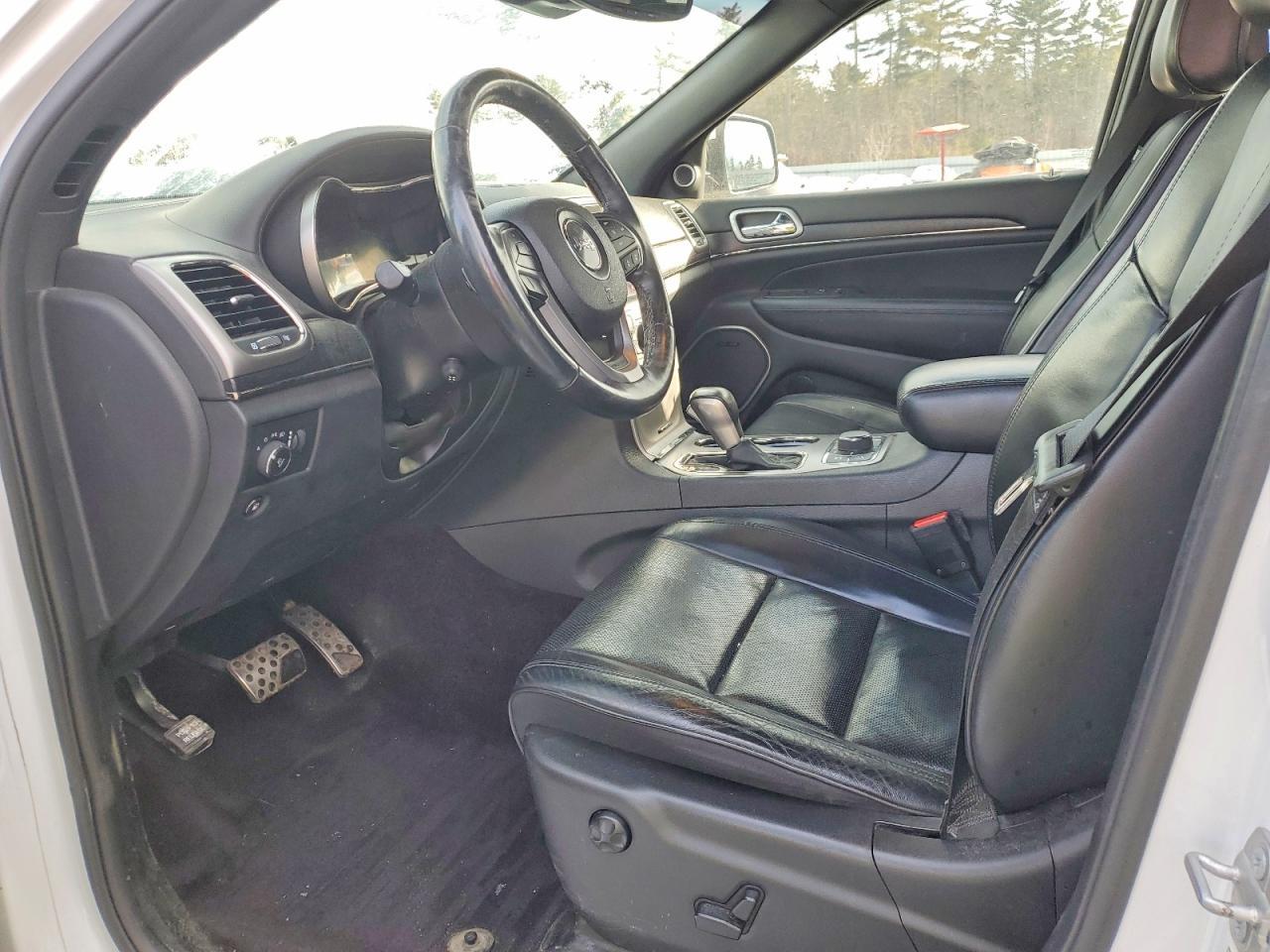 2018 Jeep Grand Cherokee Overland - Image 7