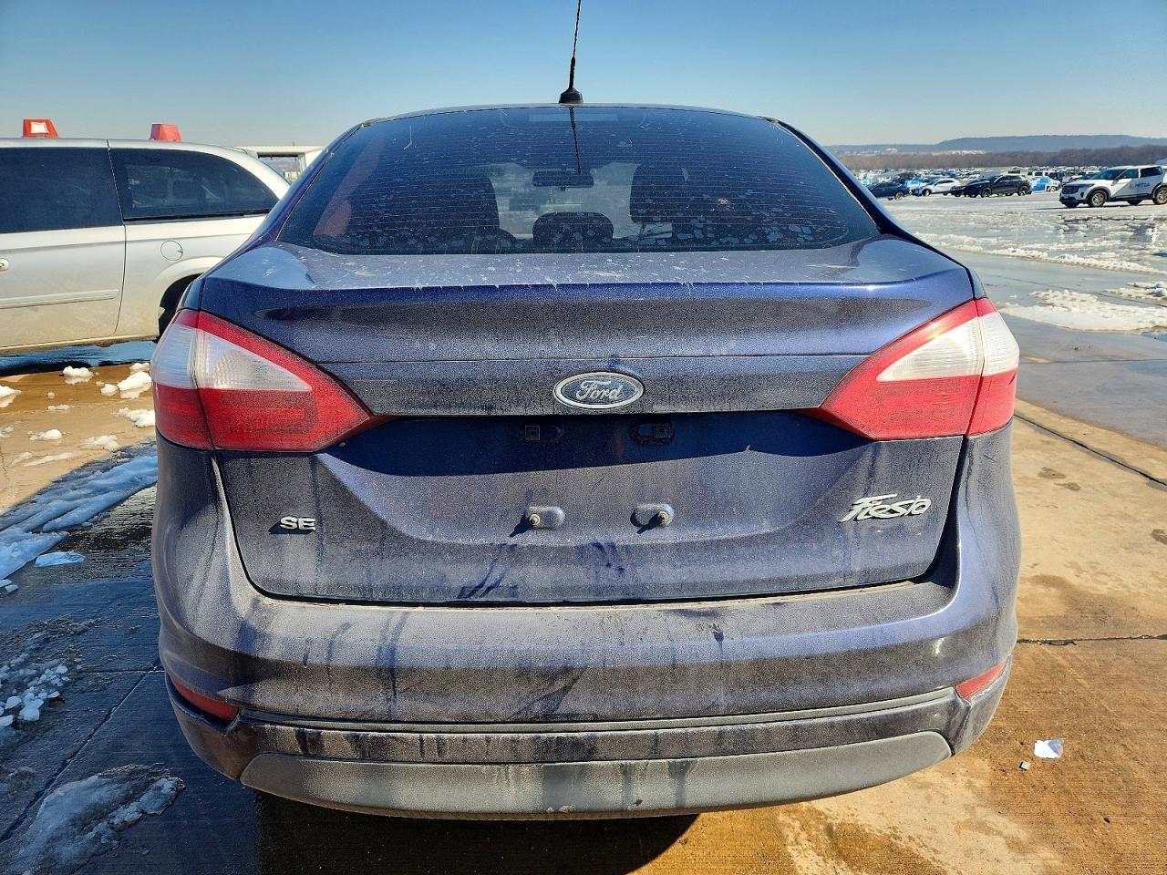 2016 Ford Fiesta Se - Фото 6