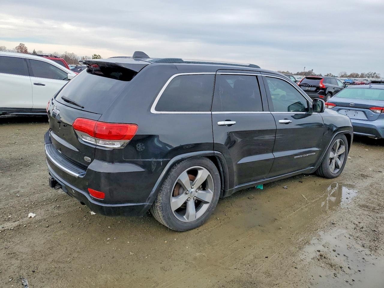 2014 Jeep Grand Cherokee Overland - Image 3