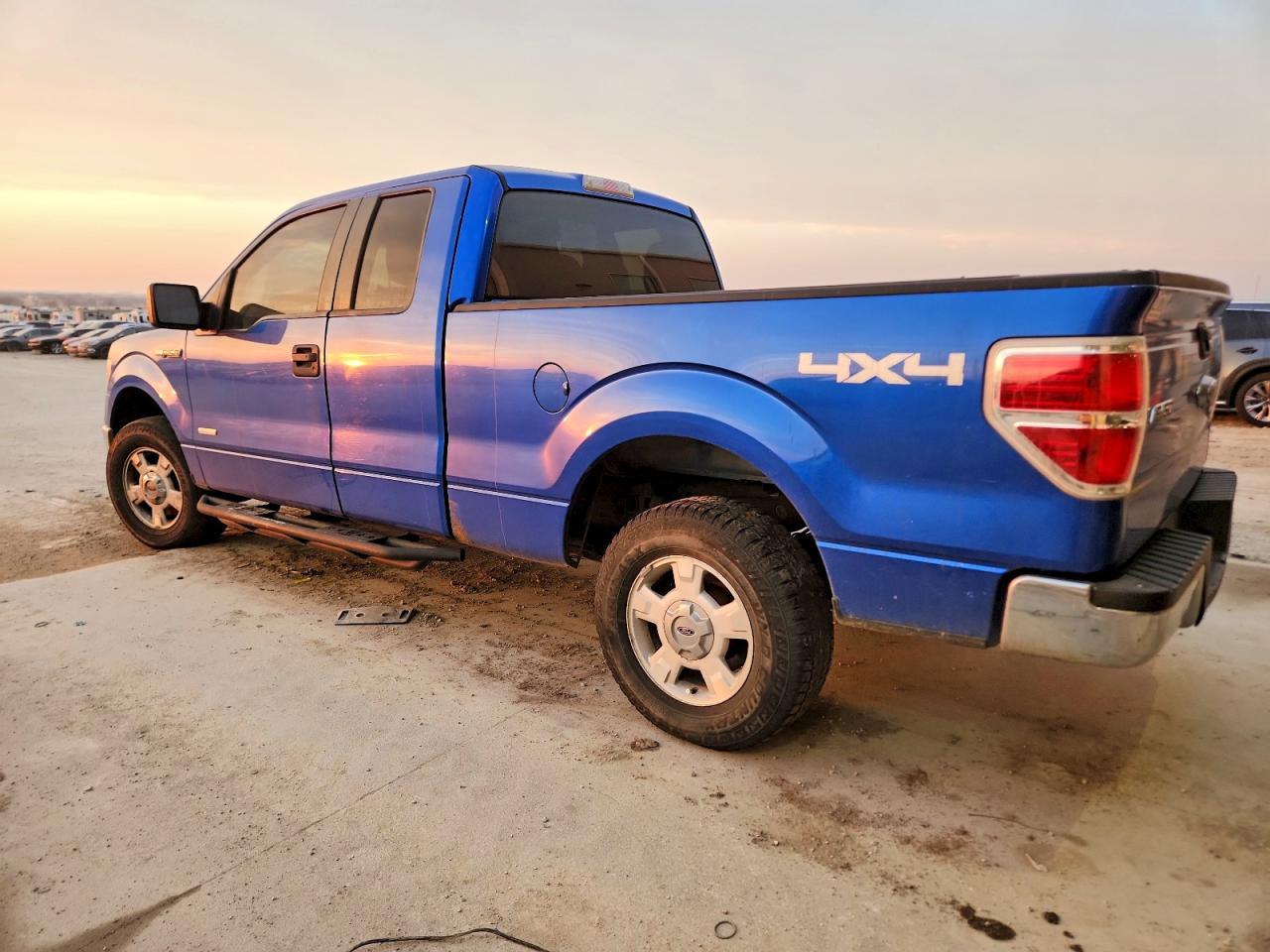 2011 Ford F150 Super Cab - Image 2