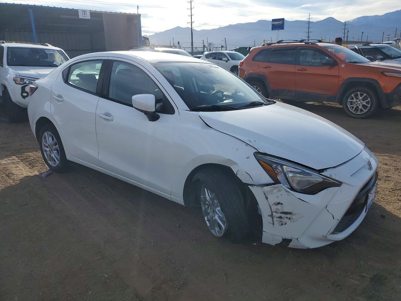 2018 Toyota Yaris Ia - Фото 4