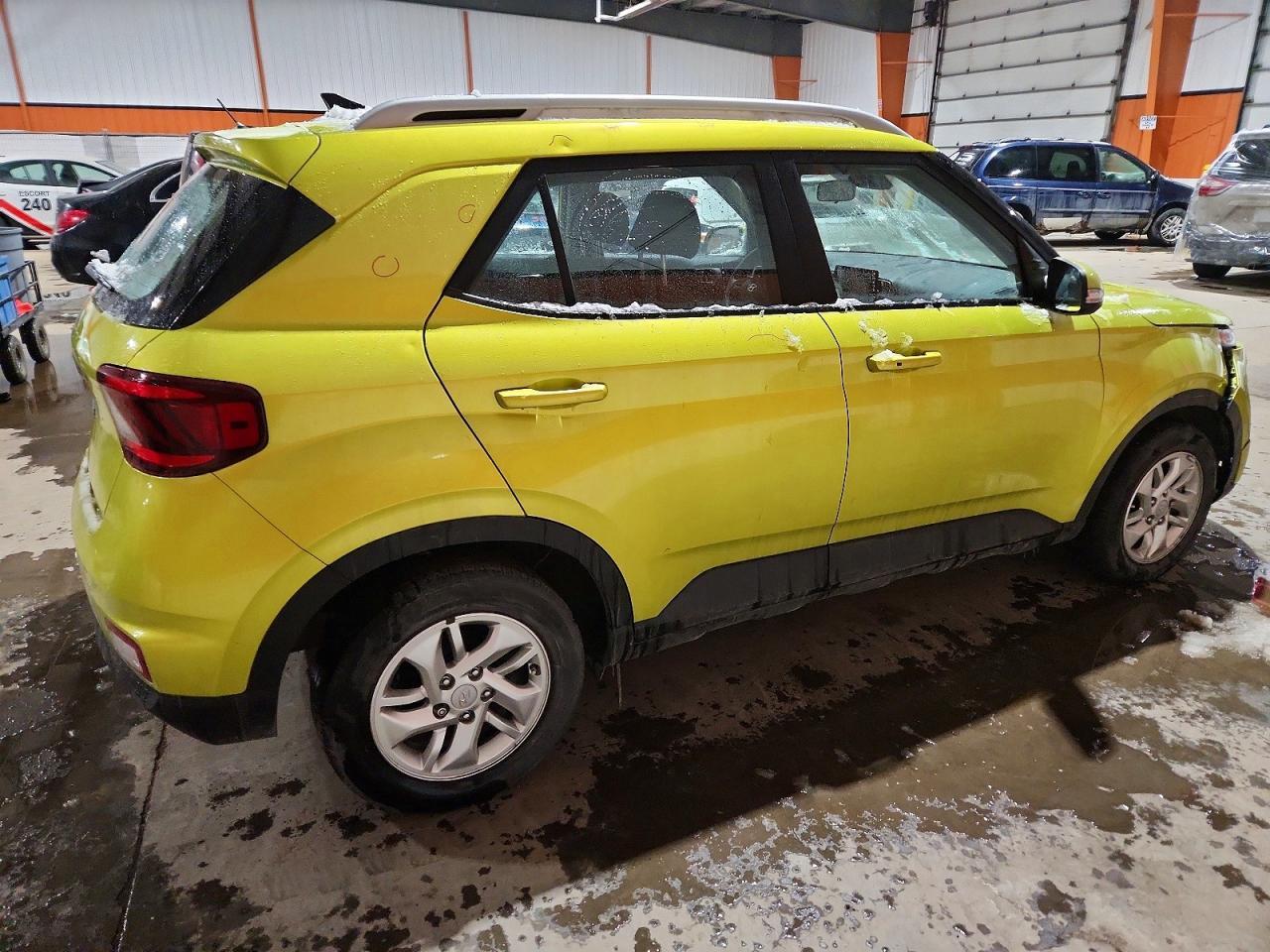 2020 Hyundai Venue Sel - Image 3