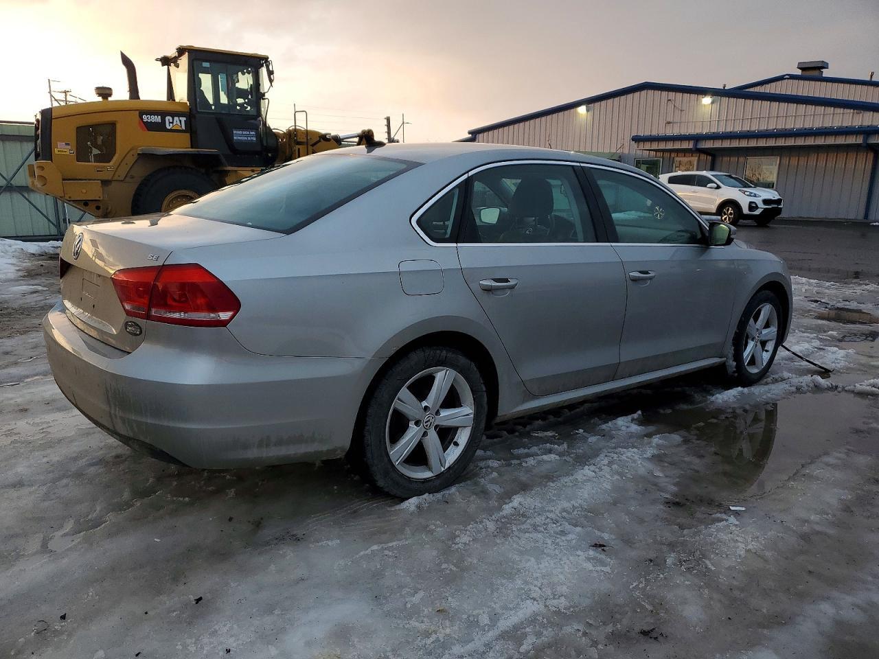 2013 Volkswagen Passat Se - Image 3