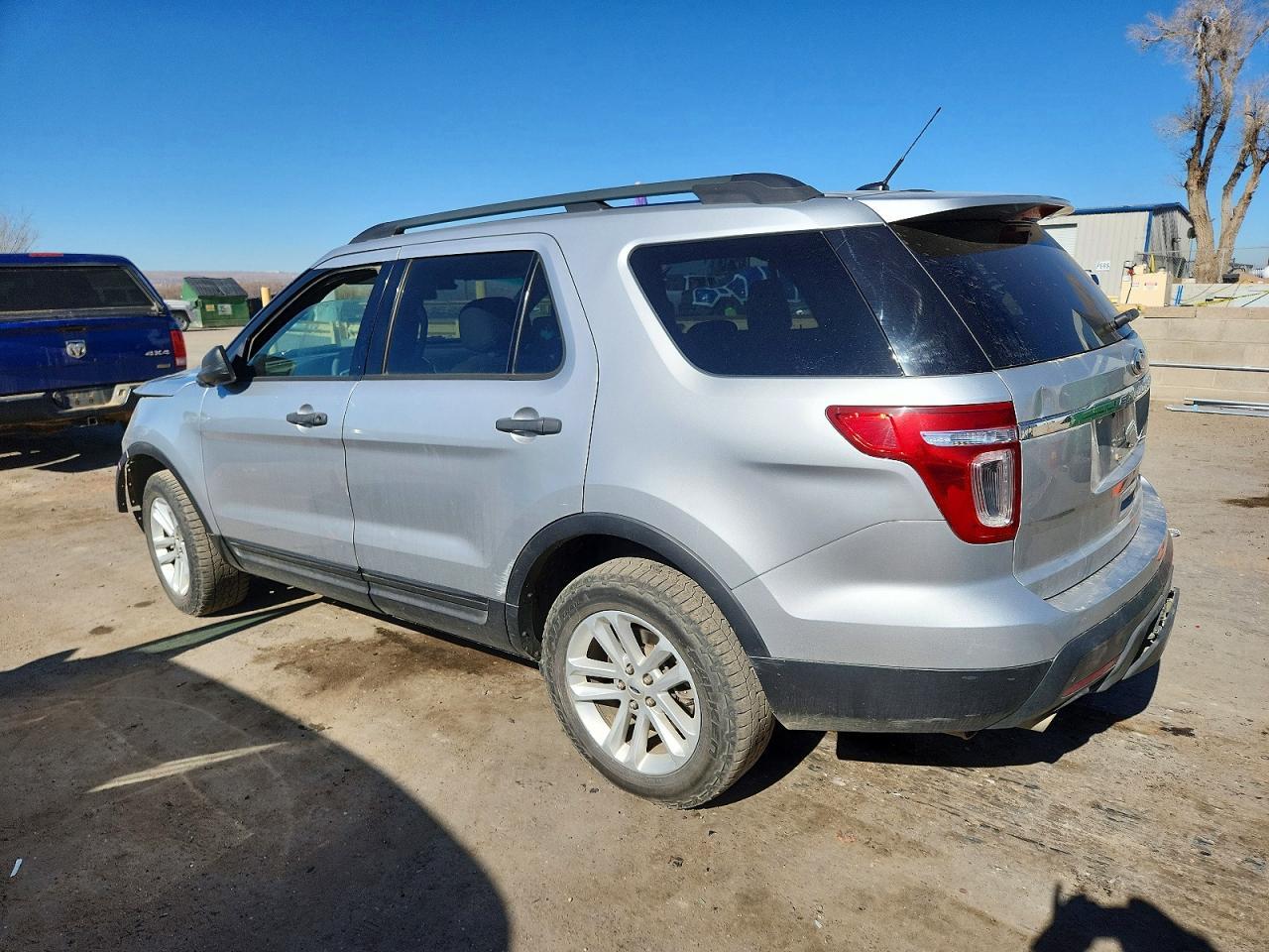 2015 Ford Explorer - Фото 2