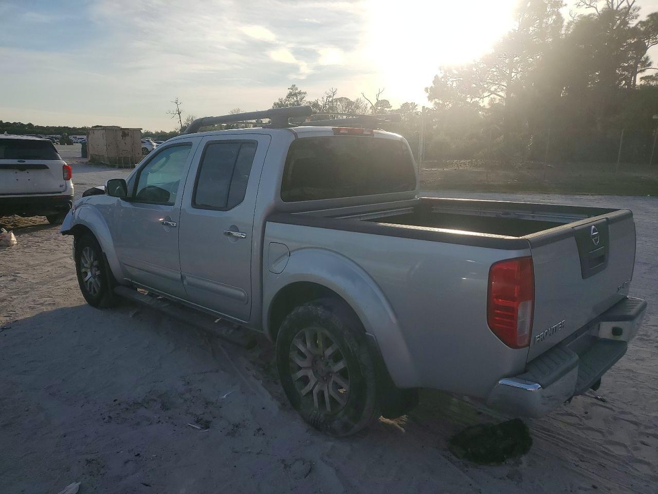 2011 Nissan Frontier S - Image 2