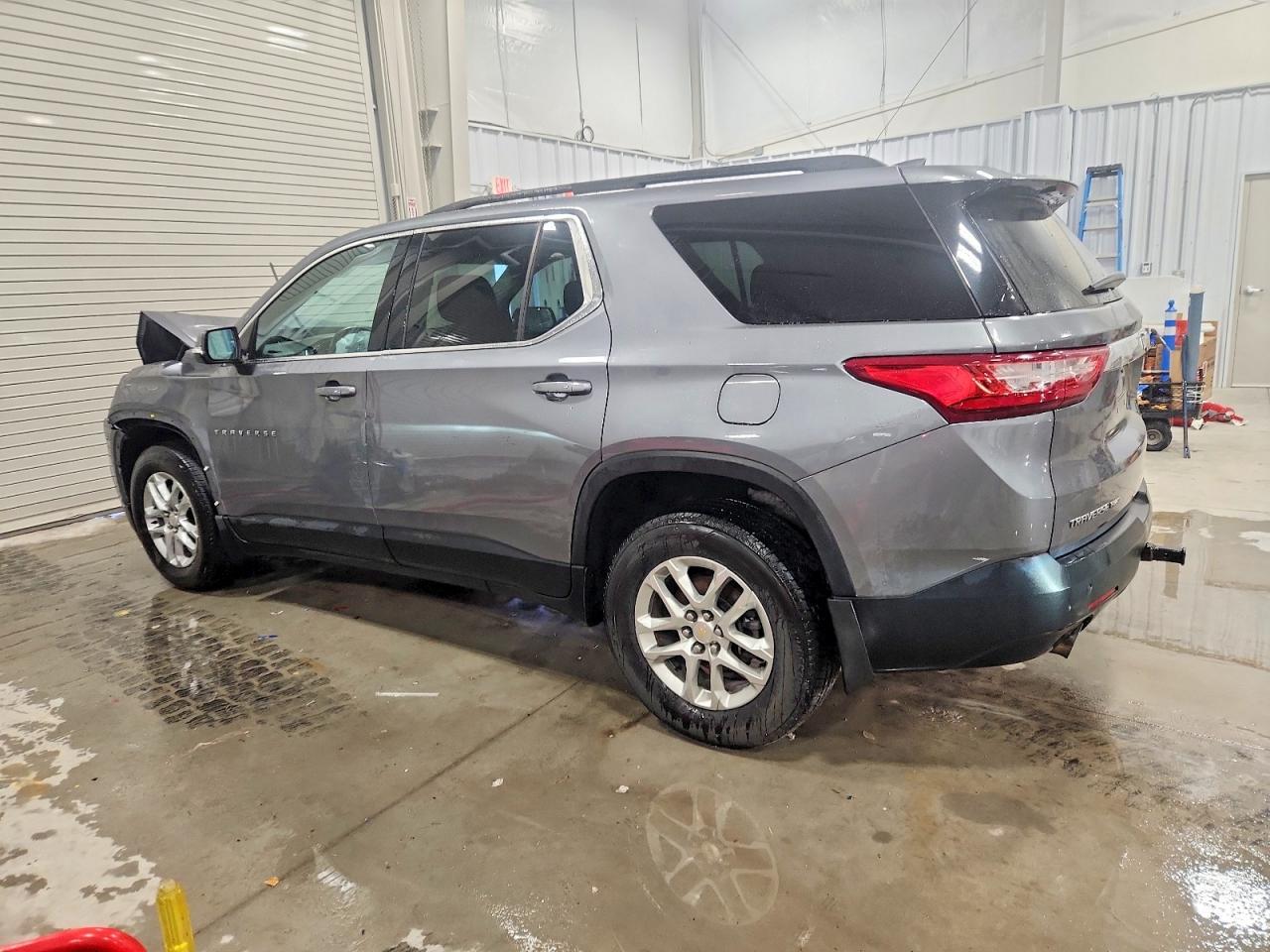2021 Chevrolet Traverse Lt - Фото 2