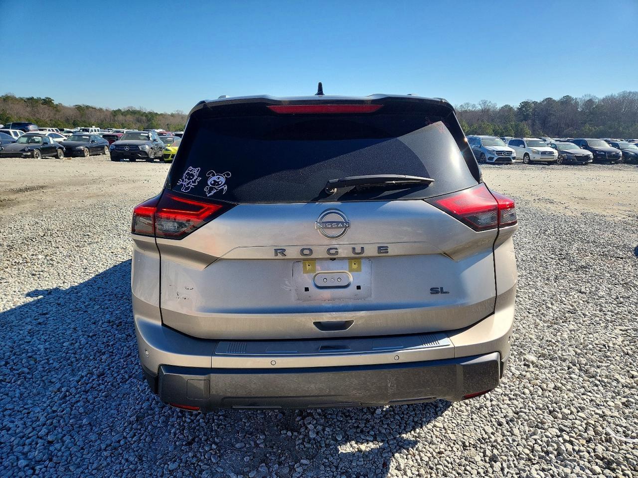 2025 Nissan Rogue Sl - Image 6