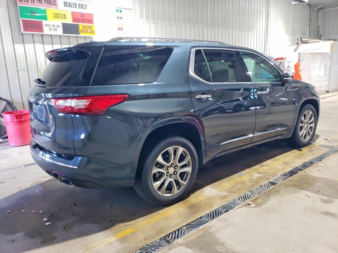 2020 Chev Traverse - Фото 3