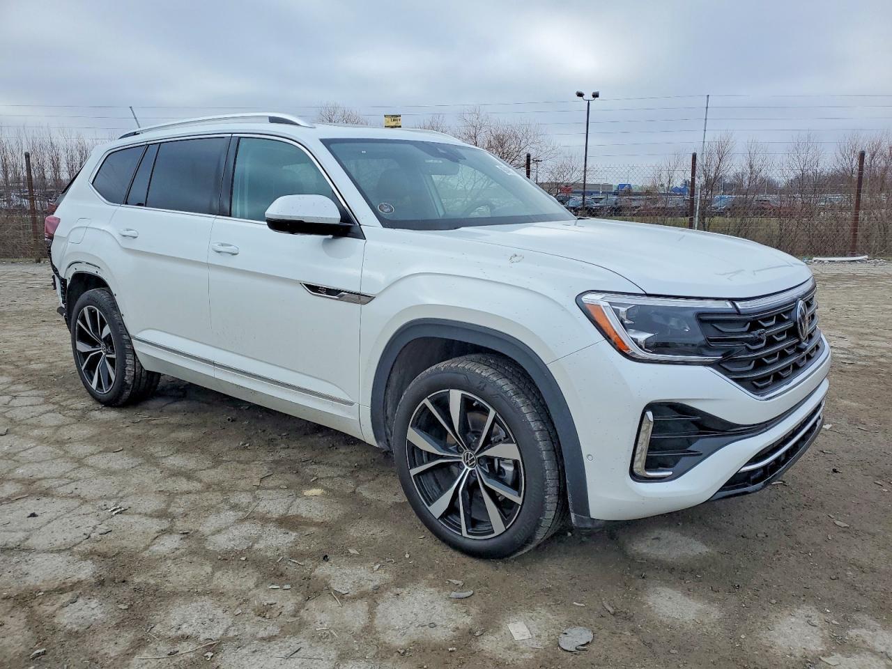 2025 Volkswagen Atlas Sel Premium R-Line - Image 4