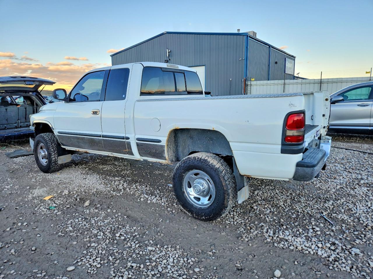 1998 Dodge Ram 2500 - Image 2