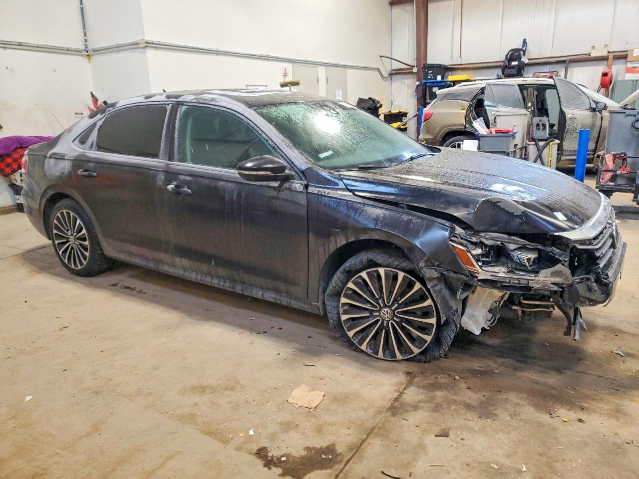 2022 Volkswagen Passat Limited Edition - Фото 4