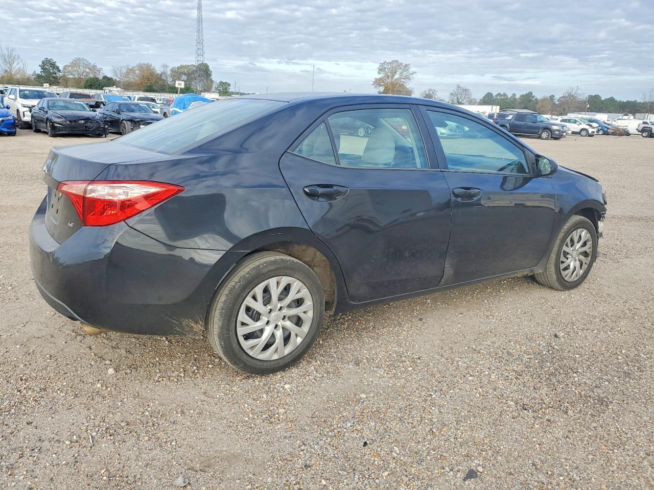 2018 Toyota Corolla L - Фото 3