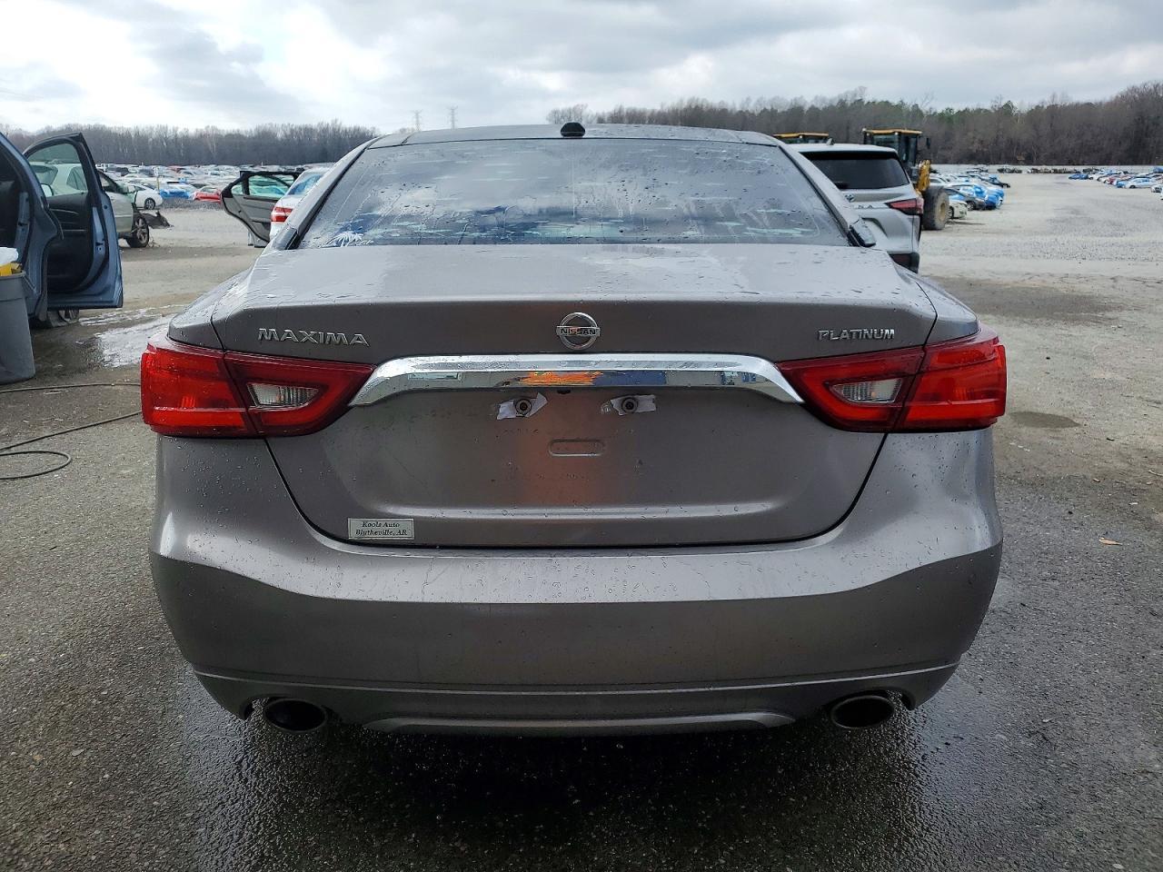 2017 Nissan Maxima Platinum - Image 6