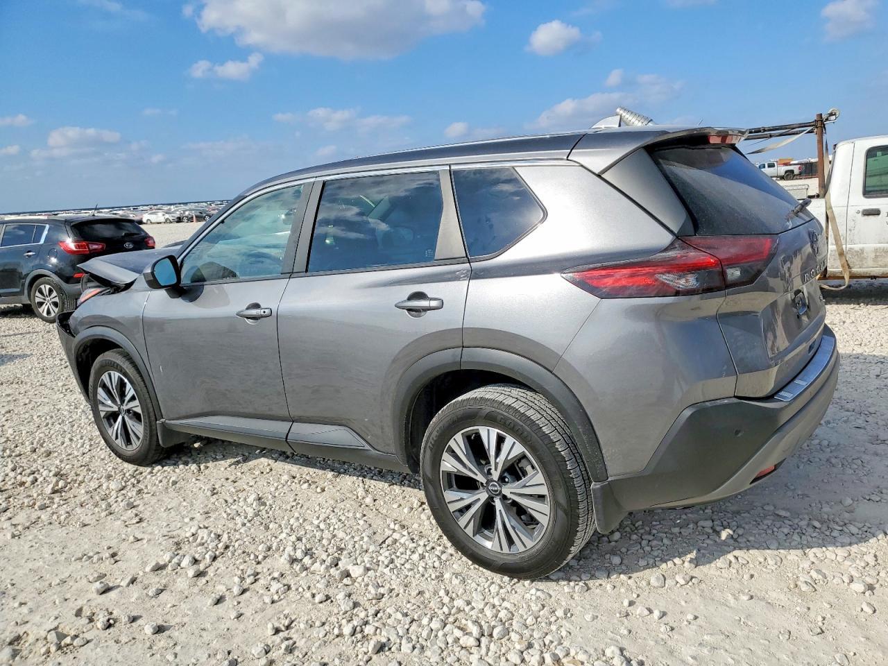 2023 Nissan Rogue Sv - Фото 2
