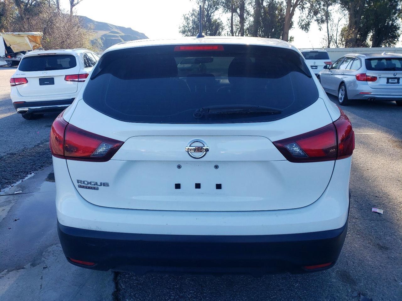 2019 Nissan Rogue Sport S - Image 6