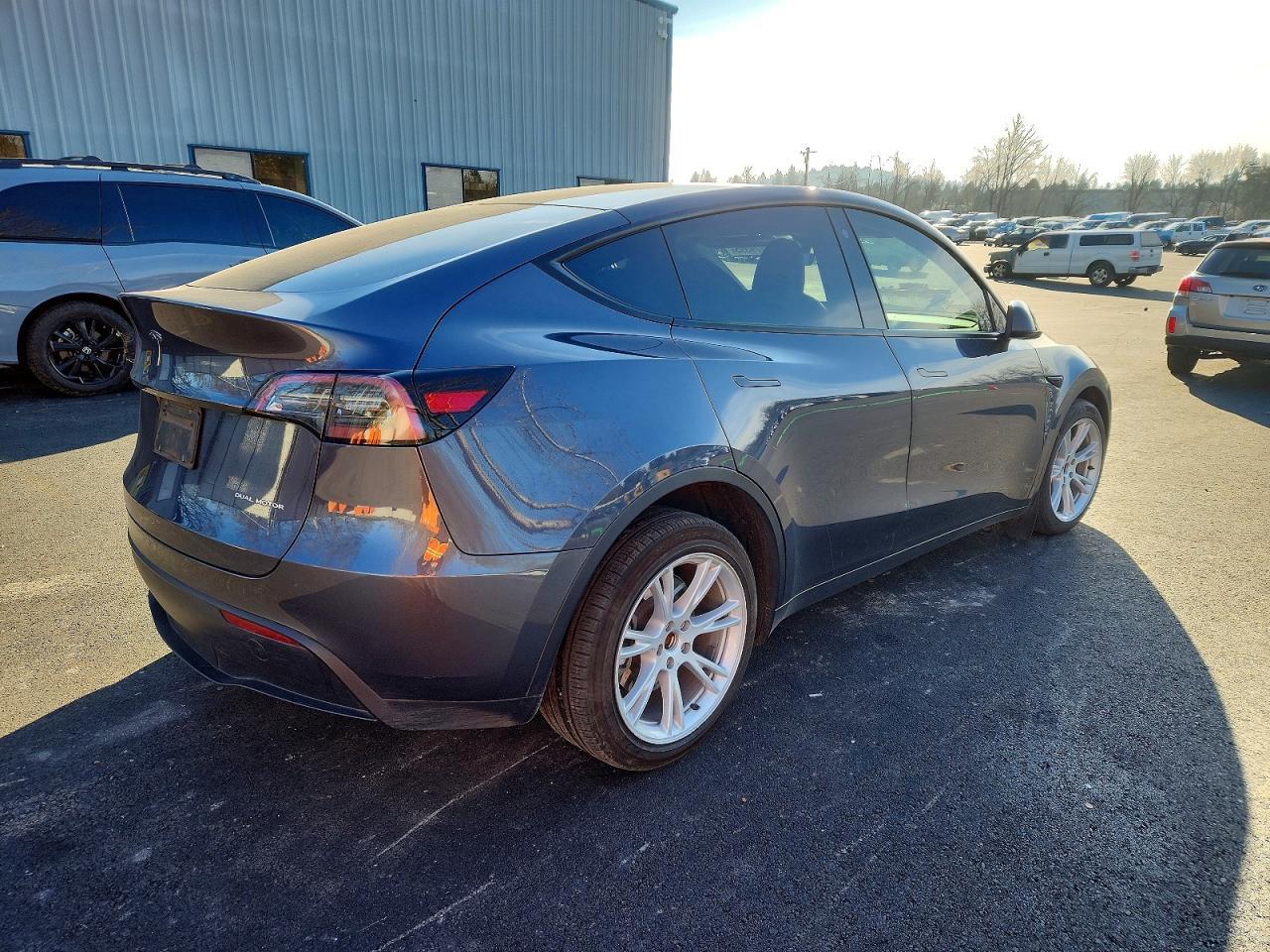 2023 Tesla Model Y - Фото 3