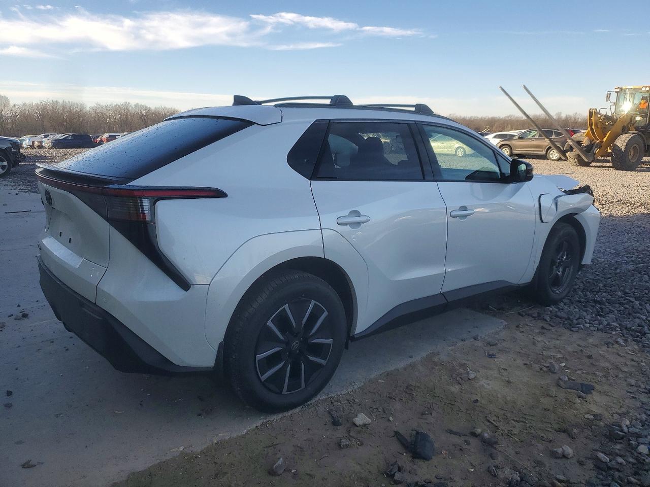 2026 Toyota Bz Xle - Фото 3