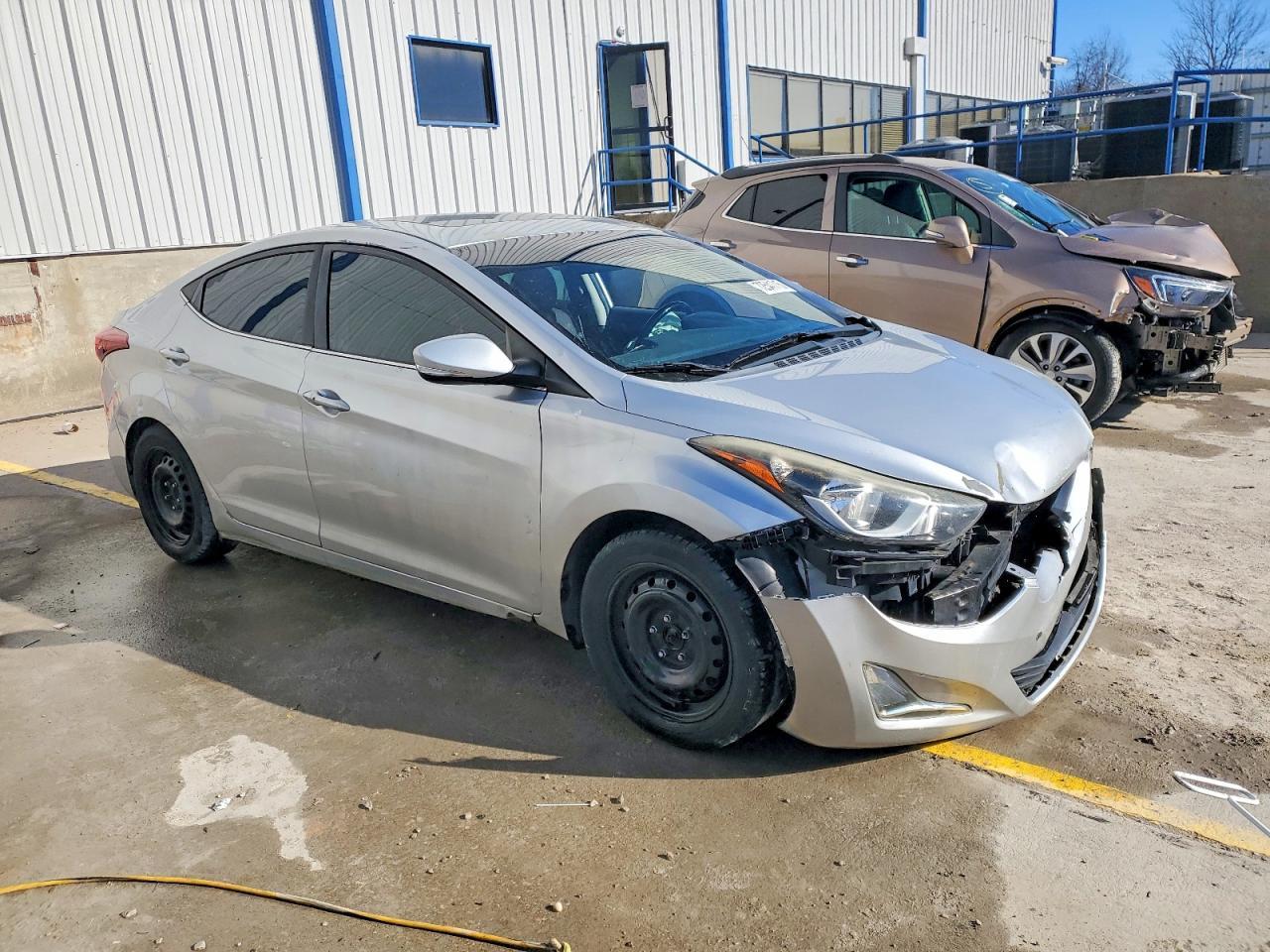 2016 Hyundai Elantra - Фото 4