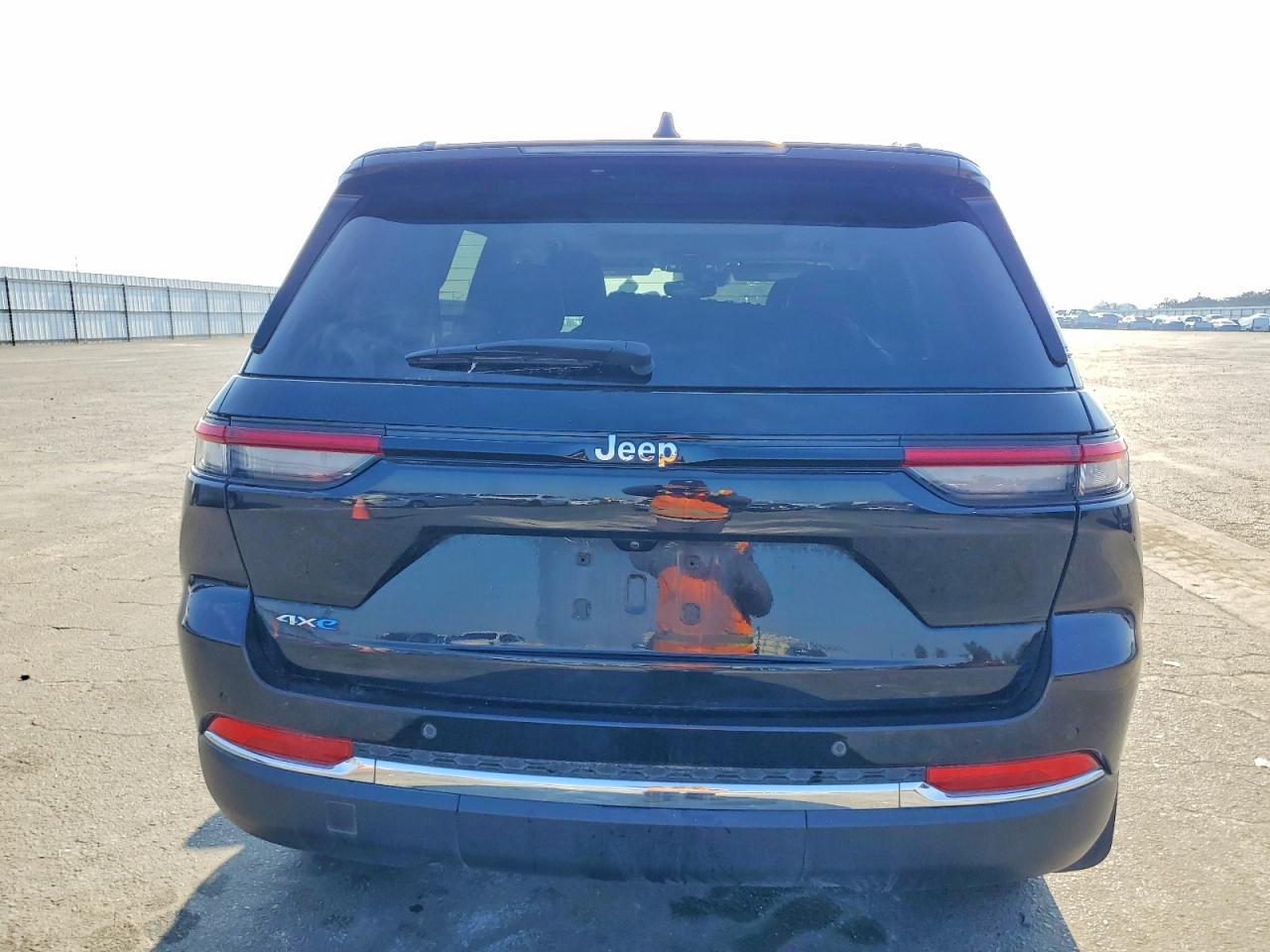 2023 Jeep Grand Cherokee - Image 6