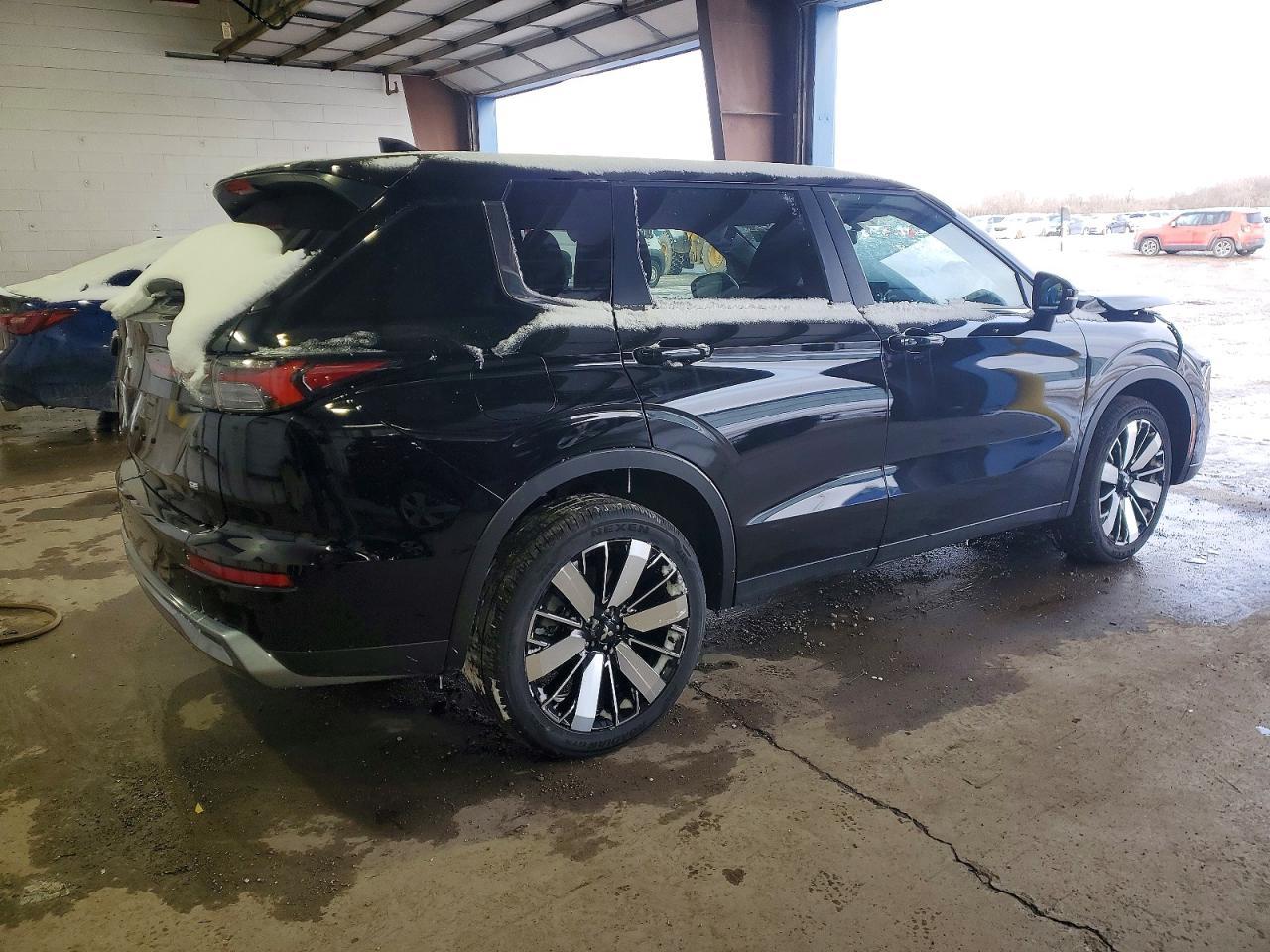 2025 Mitsubishi Outlander Se - Фото 3