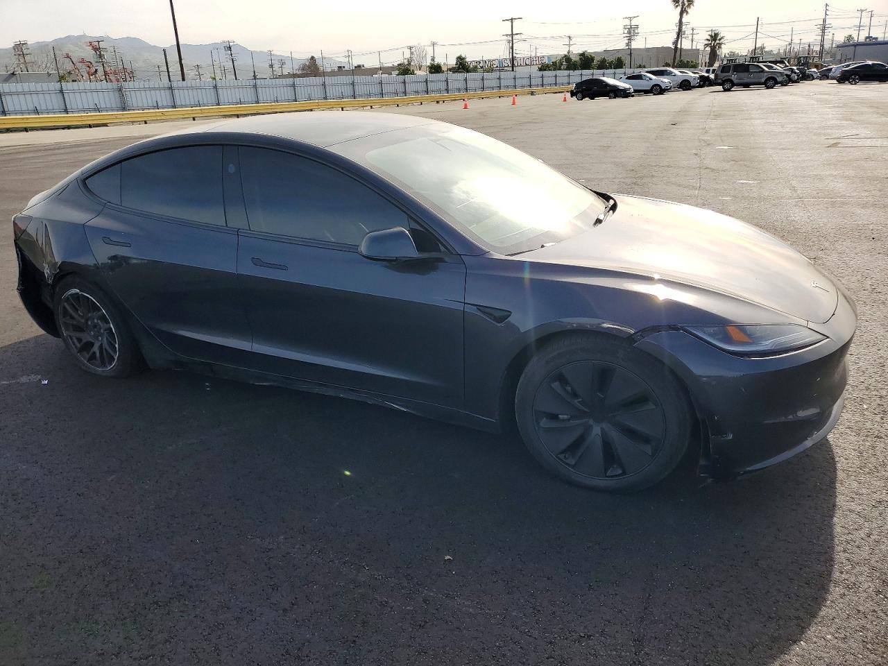 2024 Tesla Model 3 - Фото 4