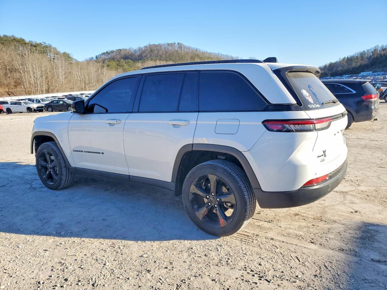 2023 Jeep Grand Cherokee - Фото 2
