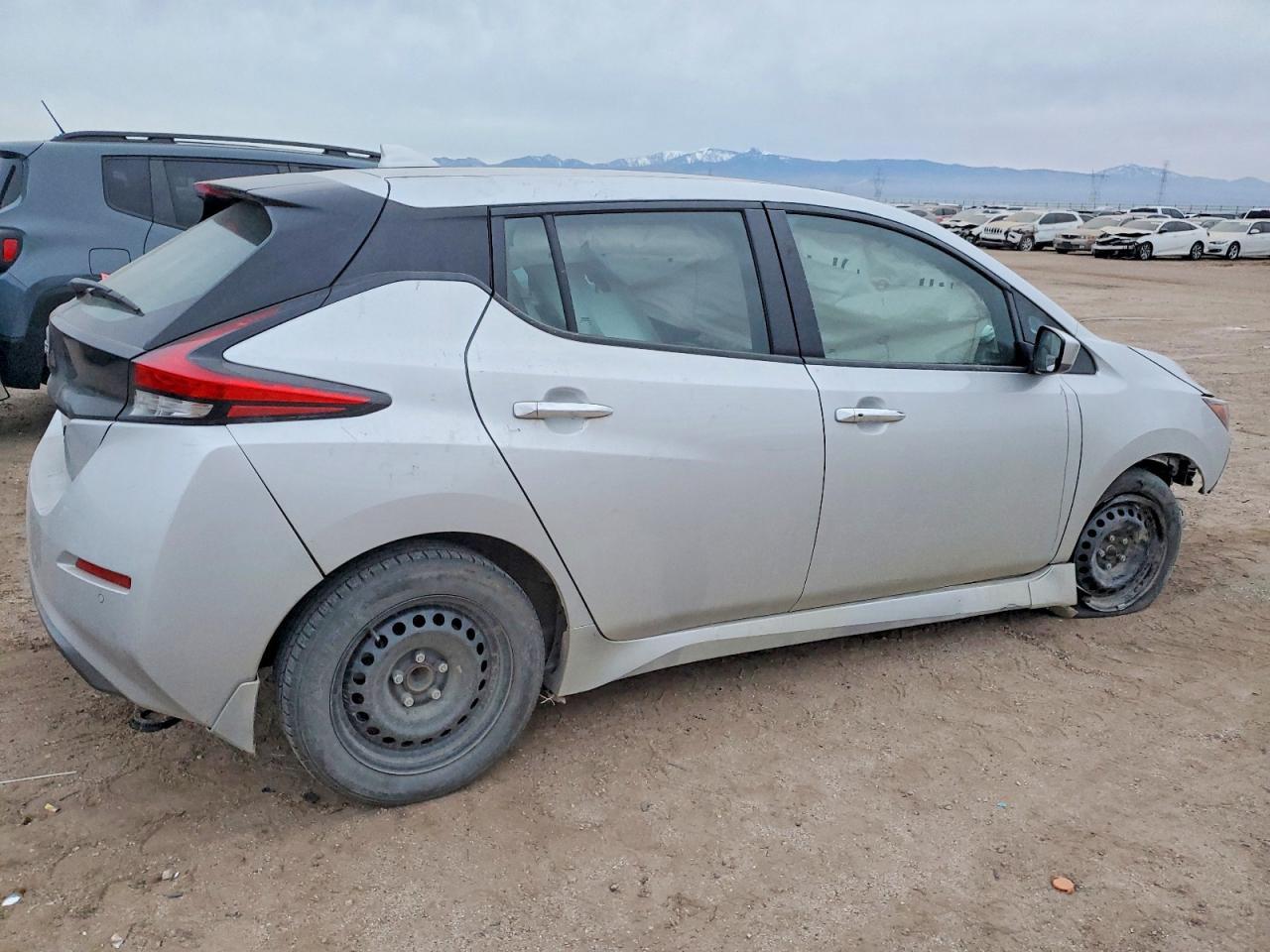 2023 Nissan Leaf S - Фото 3